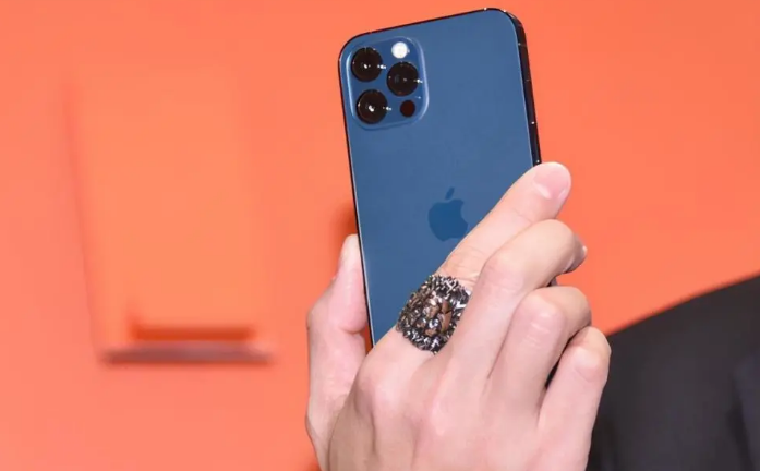 郁南苹果手机维修分享iPhone12系列重启方法教程 