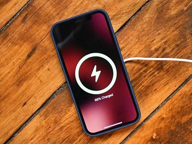 郁南苹果手机维修分享iPhone 12可以随便充电吗 